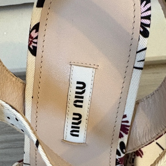 Miu Miu Cream and Black Floral Gabardine Sandals - Picture 2 of 11
